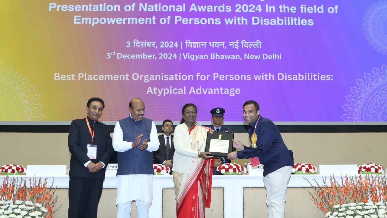 Vineet Saraiwala receiving the National Award from the President of India